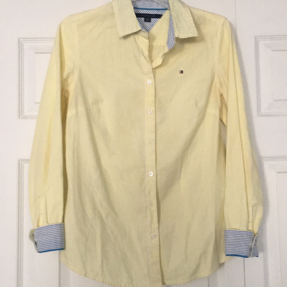Preppy Tommy Hilfiger Yellow Button Down😍💁🏼‍♀️